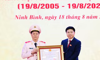 Giám đốc Công an tỉnh Ninh Bình được tặng Huân chương Chiến công hạng Nhất