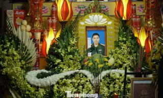 Bí thư Tỉnh ủy Hưng Yên thăm hỏi động viên gia đình Thiếu tá quân đội hy sinh khi cứu người