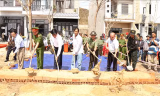 Bộ Công an khởi công xây dựng nhà giúp đồng bào Gia Lai vượt lũ