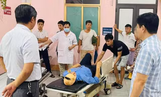 19 người nhập viện do dông lốc tại Ninh Bình