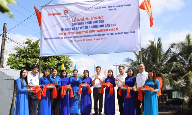 Khánh thành cầu Sáu Dừa do báo Tiền Phong kết nối tặng người dân Cần Thơ