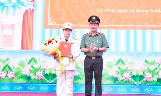 Đại tá Lê Mạnh Hùng làm Phó Giám đốc Công an Cà Mau