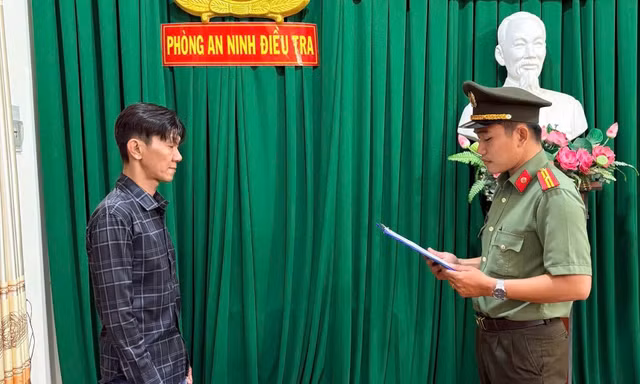 Mang súng đến người quen bắn thị uy 
