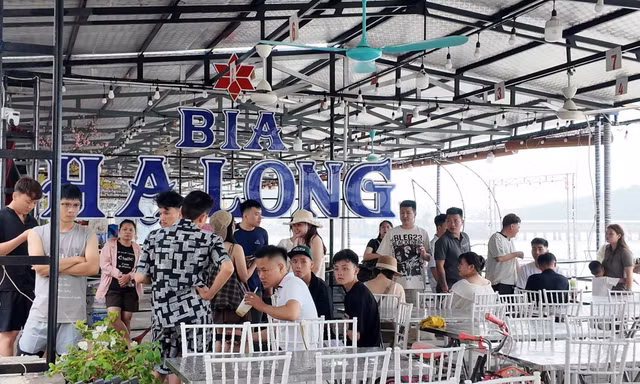 Bão sắp đổ bộ, gần 6.000 du khách đang ở các đảo Quảng Ninh 