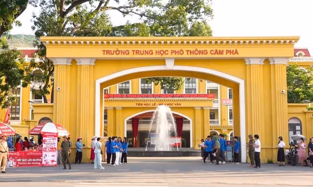 Quảng Ninh xác minh thông tin giám thị 'gợi ý' cho thí sinh xem bài thi tốt nghiệp