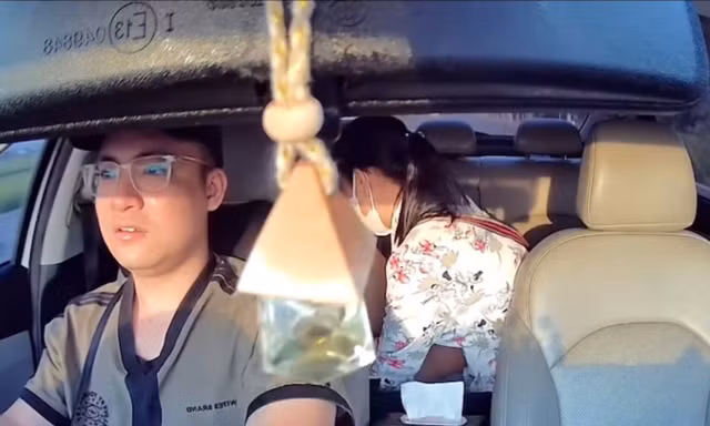 Xúc động tài xế taxi trợ giúp sản phụ hạ sinh an toàn ngay trên xe