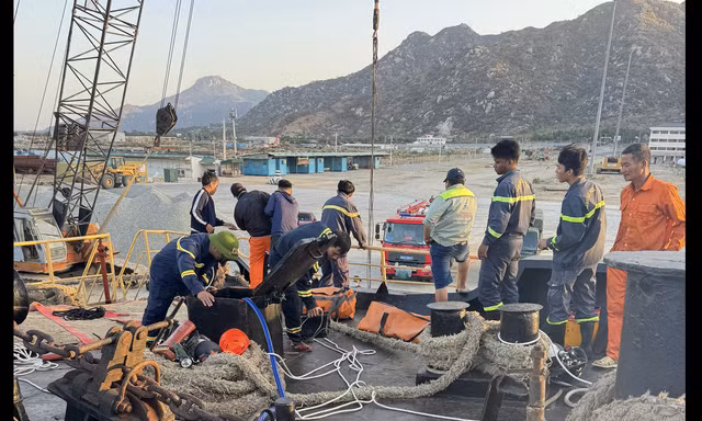 3 thuyền viên tử vong trong hầm tàu ngập nước 