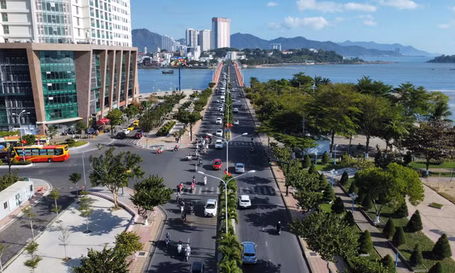 Thực hư thông tin cấm vượt phải trên đường biển Nha Trang