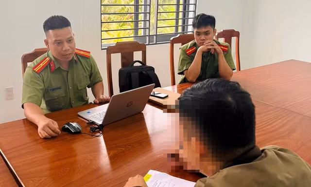 Xử lý 2 cá nhân bình luận sai sự thật, xúc phạm lực lượng chức năng trong mùa mưa lũ