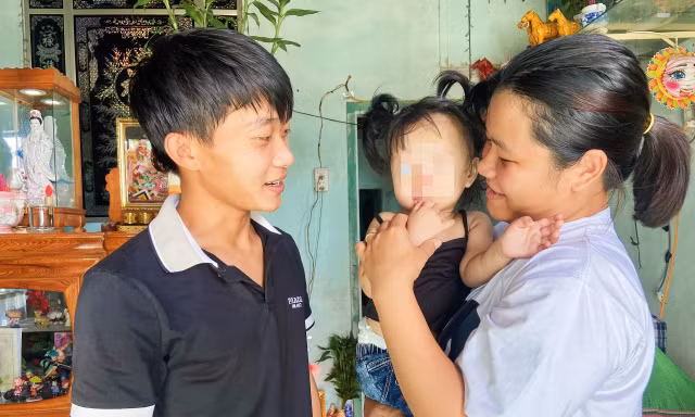 Lĩnh 3 năm tù vì 'quan hệ' khi vợ chưa 16 tuổi: Nghẹn ngào cám ơn trước kiến nghị miễn chấp hành án của Viện kiểm sát
