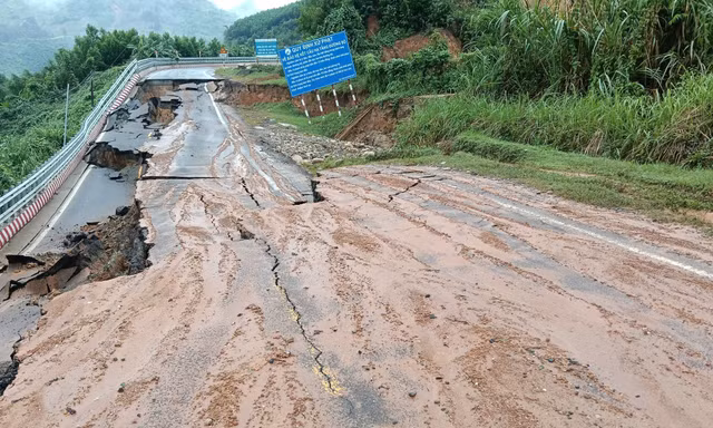 Đèo Khánh Lê xuất hiện điểm đứt gãy nghiêm trọng