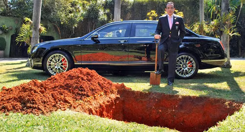 Đại gia chôn xe Bentley cùng khi chết