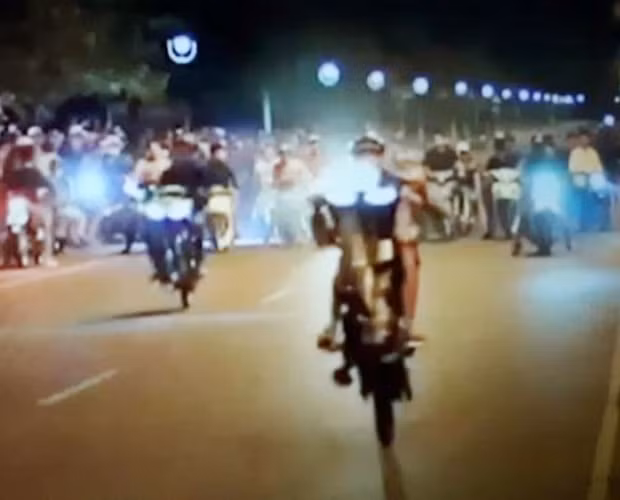 Quái xế dàn hàng ‘đại náo’ đường phố Bình Dương giữa mùa dịch