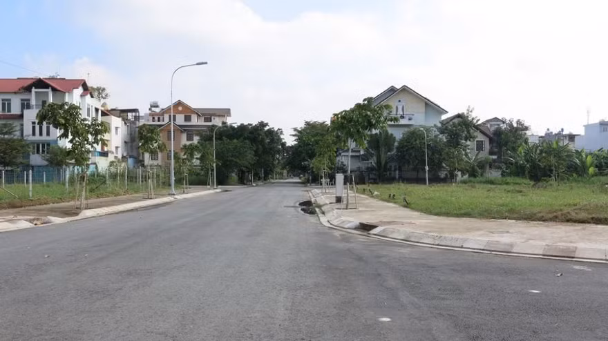 Hiện giá đất thực hiện hữu ở TPHCM cao hơn rất nhiều so với quy định