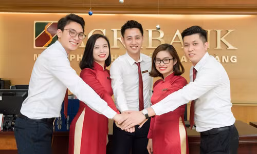 Toàn thể cán bộ, người lao động Agribank với tinh thần thi đua hoàn thành xuất sắc nhiệm vụ lan tỏa trong toàn hệ thống