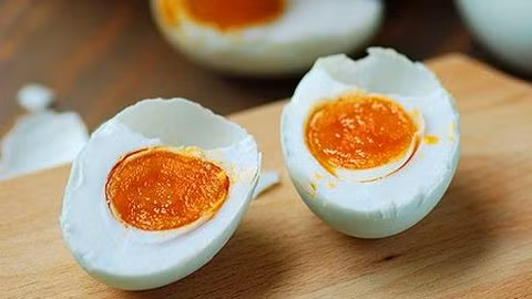 Giảm cân hiệu quả từ trứng muối 