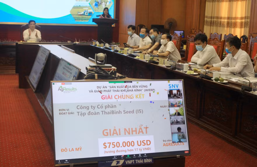 Công ty CP Tập đoàn Thái Bình SeedSeed đoạt giải Nhất trị giá 750.000 USD - Ảnh: Hoàng Long