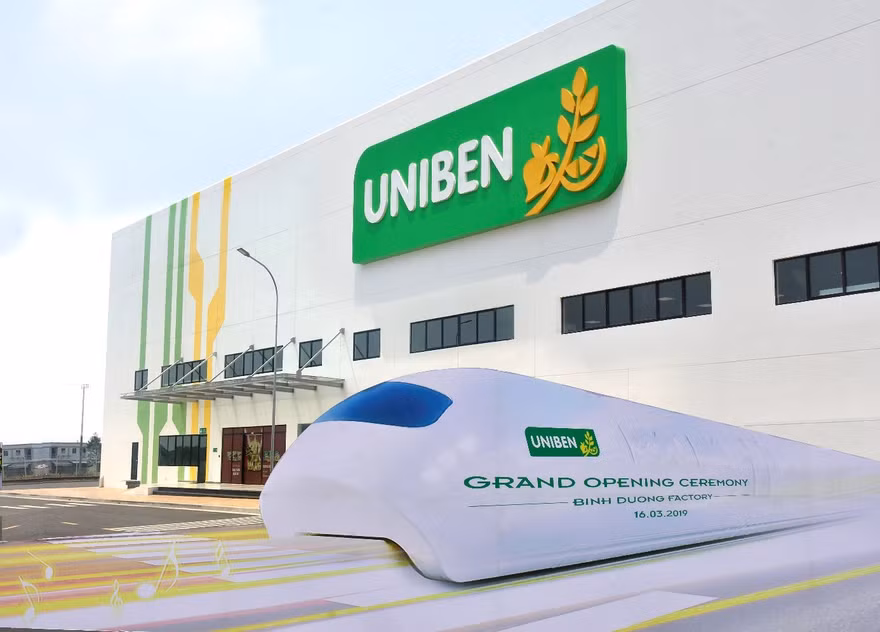 Đoàn tàu siêu tốc - hình ảnh chủ đạo của buổi lễ Khánh thành là thông điệp thể hiện tốc độ phát triển bứt phá của UNIBEN trong 5 năm trở lại đây.