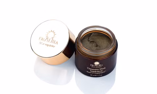 Vàng nano 24k được Deaura tinh tế gửi gắm trong sản phẩm