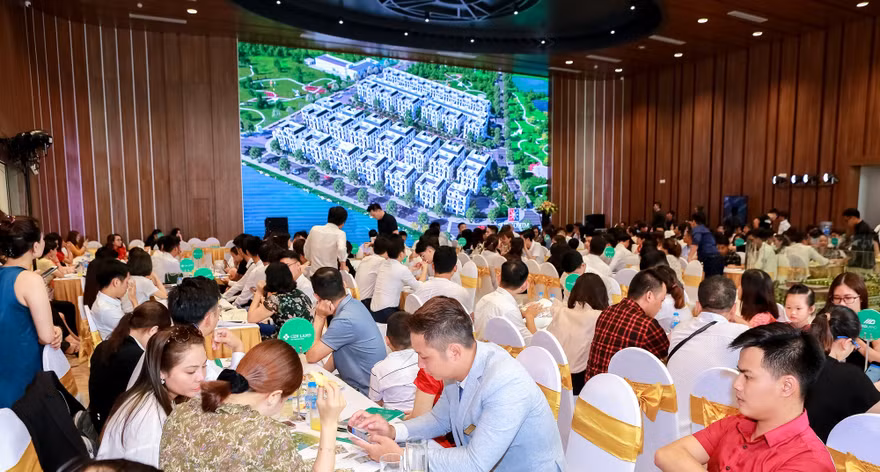 Giá BĐS không có dấu hiệu giảm, các dự án vẫn thu hút đông đảo khách hàng quan tâm