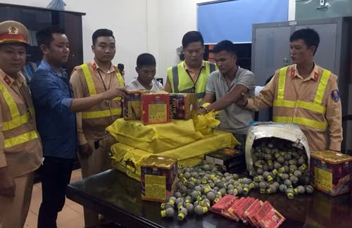 Tang vật bị cảnh sát thu giữ. Ảnh: Sơn Dương