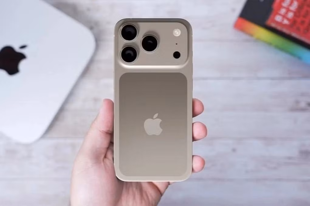 iphone-17-pro-max-macrumors-cropped-1751950789861.jpg