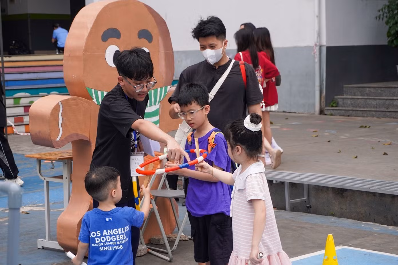Science Fair 2026 kết nối khoa học với vũ trụ lễ hội quen thuộc.
