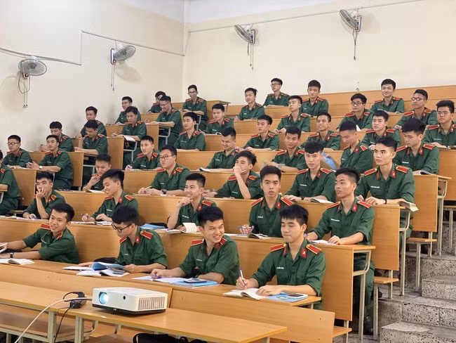 23-truong-17701977135681739983618.jpg