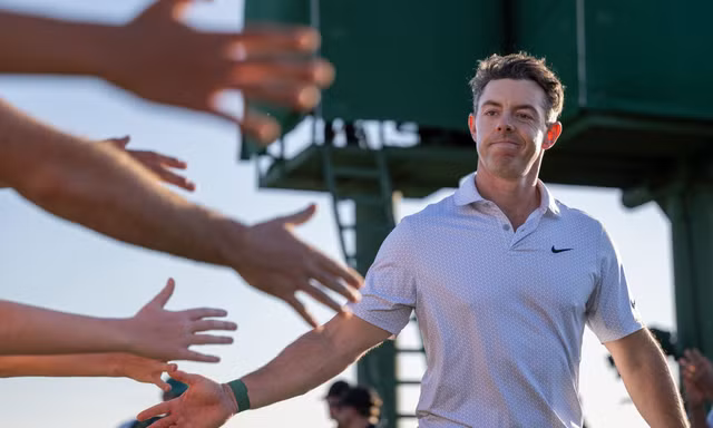 Rory McIlroy thăng hoa tại Augusta, tạo khoảng cách kỷ lục sau vòng 2 The Masters 2026