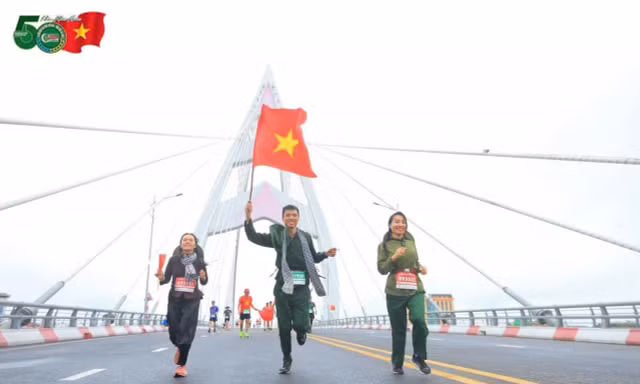 Tiền Phong Marathon: Hành trình 66 năm từ Công viên Bách Thảo đến đường chạy Nha Trang