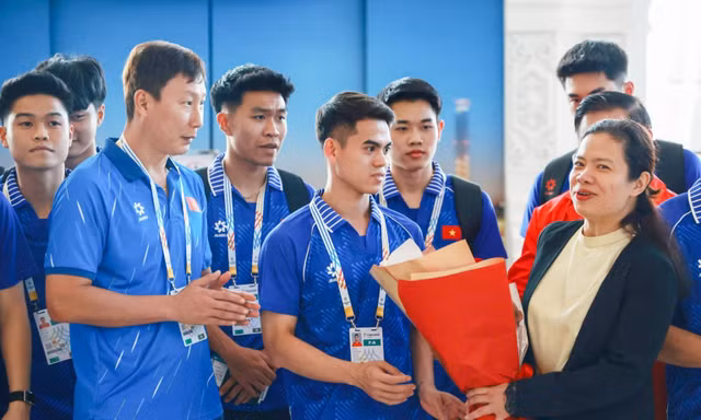 Đội tuyển U22 Việt Nam tới Thái Lan, sẵn sàng bước vào chiến dịch SEA Games 33