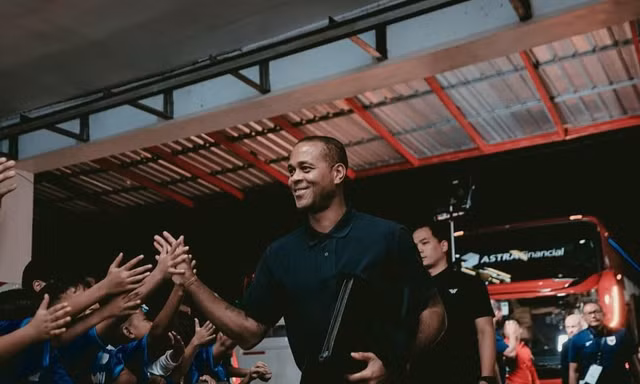 HLV Patrick Kluivert sắp chia tay đội tuyển Indonesia?