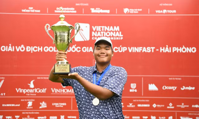 Nhà vô địch Golf Quốc gia 2024 Nguyễn Đức Sơn bước vào con đường thi đấu chuyên nghiệp