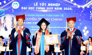 Bộ Chính trị ban hành Nghị quyết về đột phá phát triển giáo dục và đào tạo 