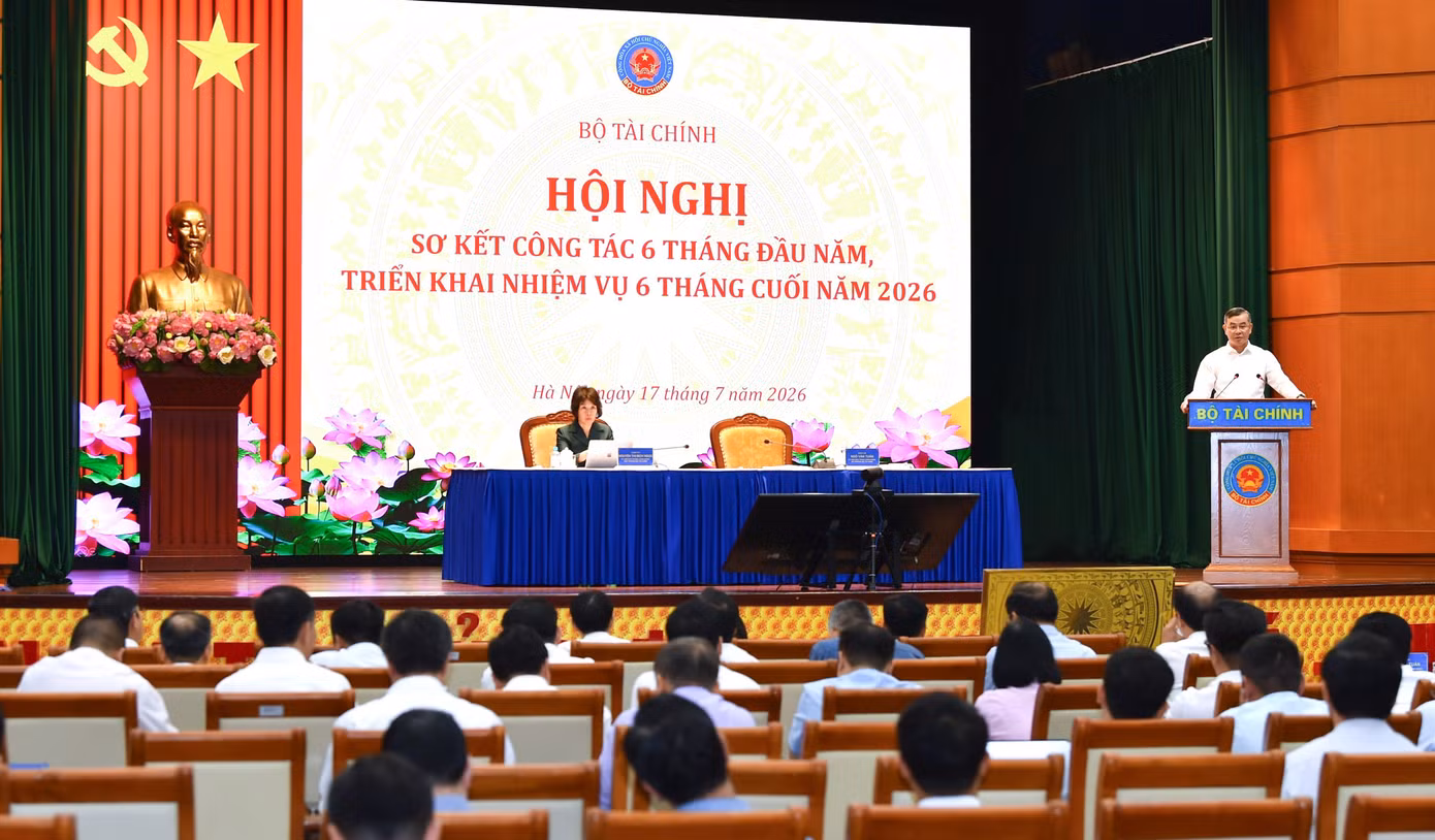 18-toan-canh-hoi-nghi.jpg