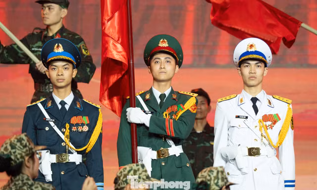 Ngắm dàn nam thần quân đội