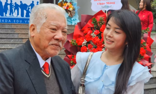 Ngày vui của hàng trăm nghệ sĩ Việt