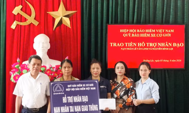 Hỗ trợ 90 triệu đồng cho gia đình hai nạn nhân tai nạn giao thông ở Thanh Hóa