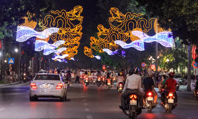 Trang trí ánh sáng Tết Nguyên đán 2019 đã được giảm tải sự lòe loẹt, không sử dụng cổng chào sặc sỡ