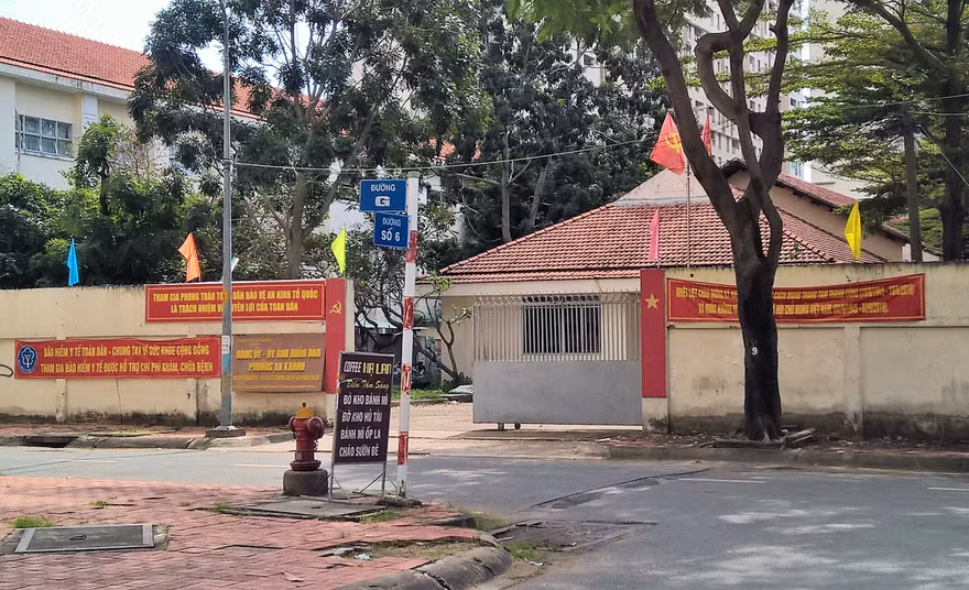 Trụ sở phường An Khánh đang đóng trên đất phường bạn
