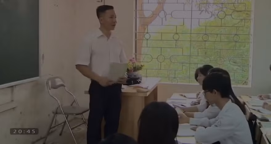 Thầy giáo Vương Thành Trung trên bục giảng