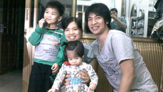 Gia đình anh Thịnh. Ảnh: Duy Ngợi.