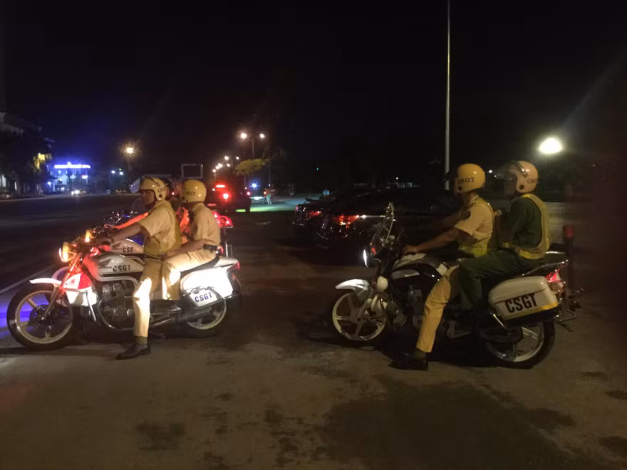 Lực lượng công an Lạng Sơn tăng cường kiểm tra, kiểm soát trên đường Hùng Vương Ảnh: Duy Chiến