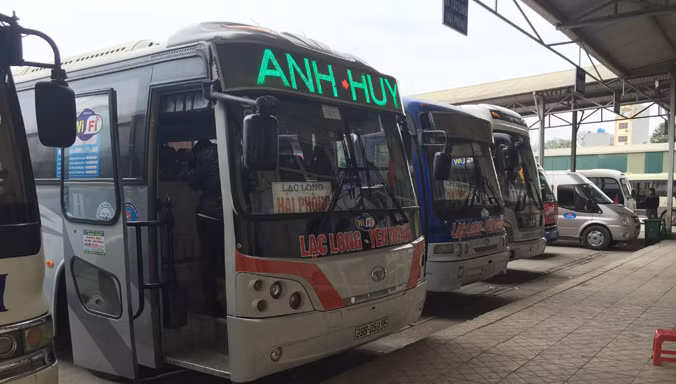 Bến xe Yên Nghĩa ngày 25/2.