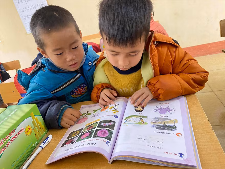 Năm qua, nhiều địa phương thiếu giáo viên, cơ sở vật chất để thực hiện chương trình giáo dục phổ thông mới. Ảnh: Quỳnh Anh