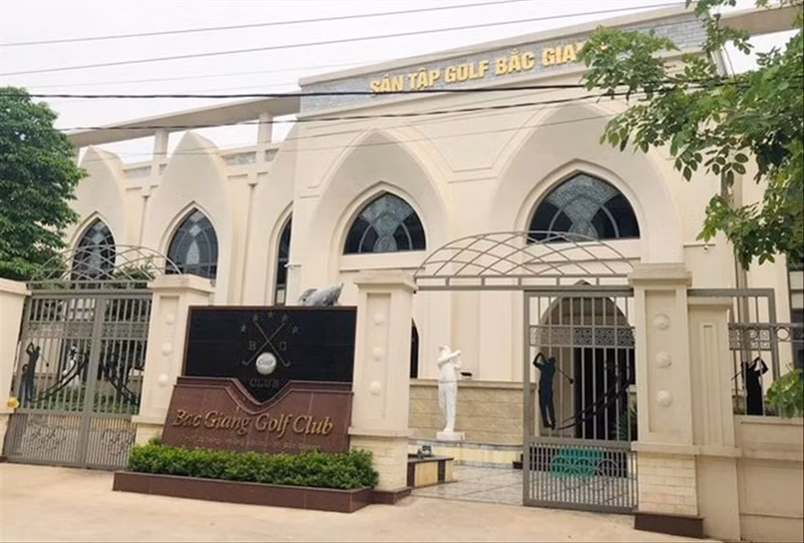 Sân tập golf tại Công viên Hoàng Hoa Thám (Bắc Giang) 