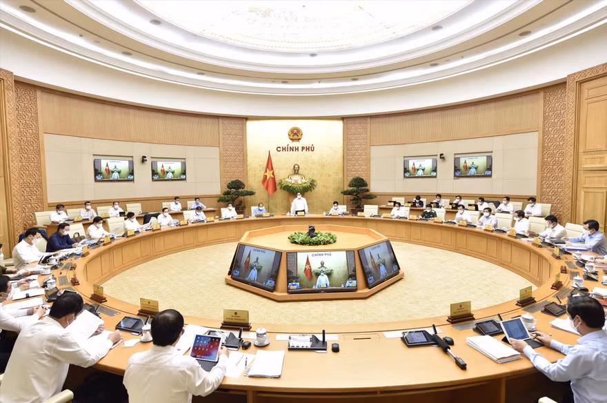 Theo TS Thang Văn Phúc, cần giảm cấp trung gian, đề cao trách nhiệm bộ trưởng, trưởng ngành. Trong ảnh: Một phiên họp chính phủ (Ảnh: Như Ý)