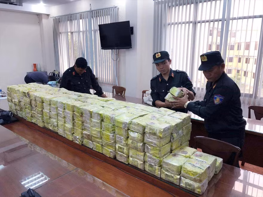 Trong thời gian qua, Bộ Công an triệt phá nhiều đường dây vận chuyển ma tuý số lượng lớn