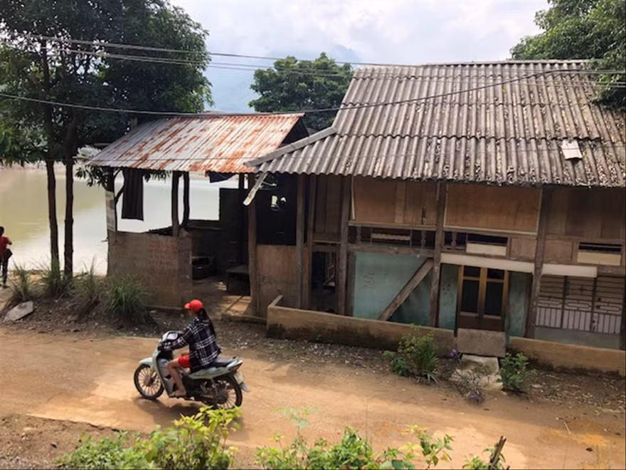 Nhiều hộ dân đóng cửa đi ở nhờ chờ hỗ trợ tiền di chuyển đến khu tái định cư