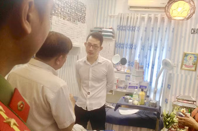 Ông Đạt khi làm việc với cơ quan chức năng.